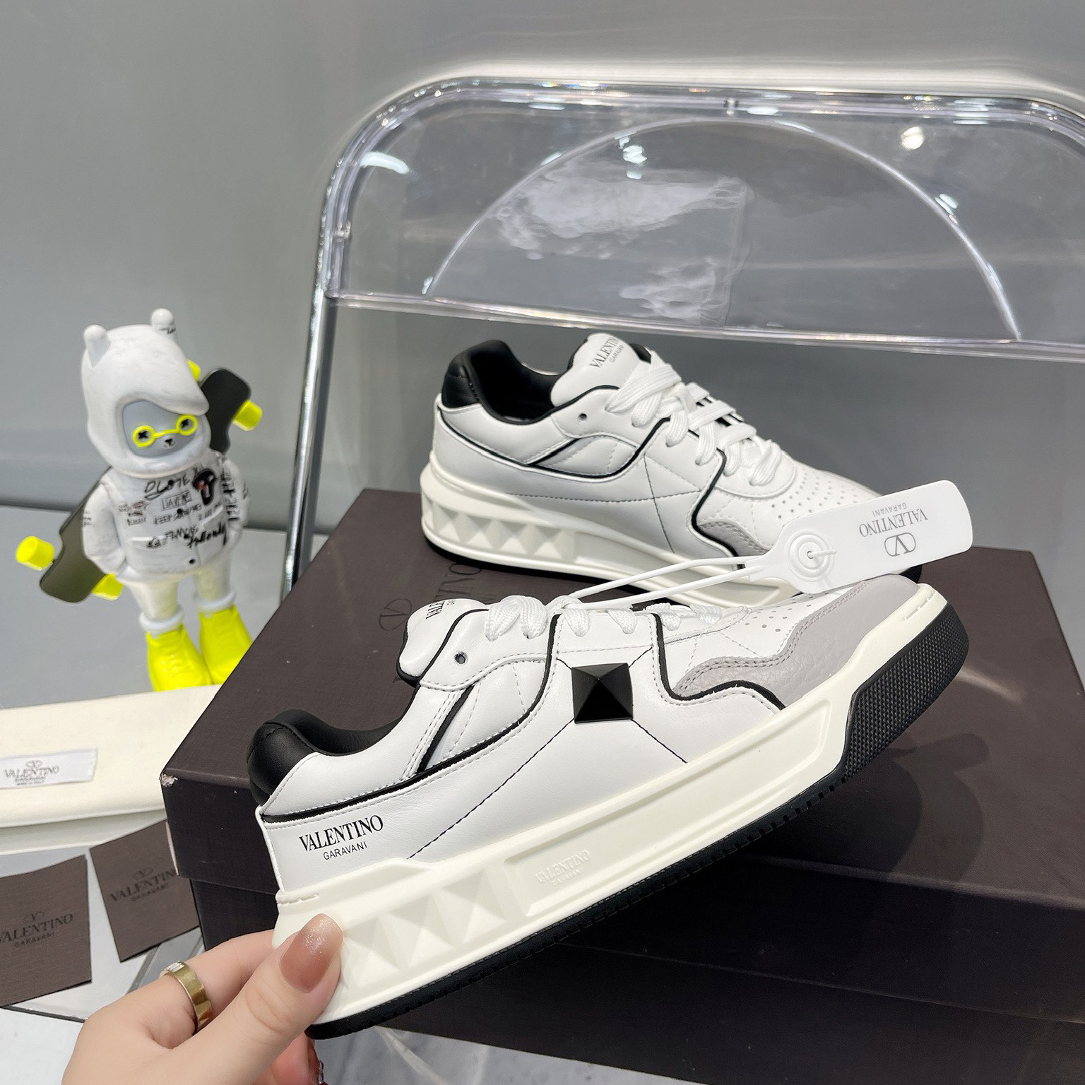 Valenti One Stud Low-Top Calfskin Sneaker - DopestKickz