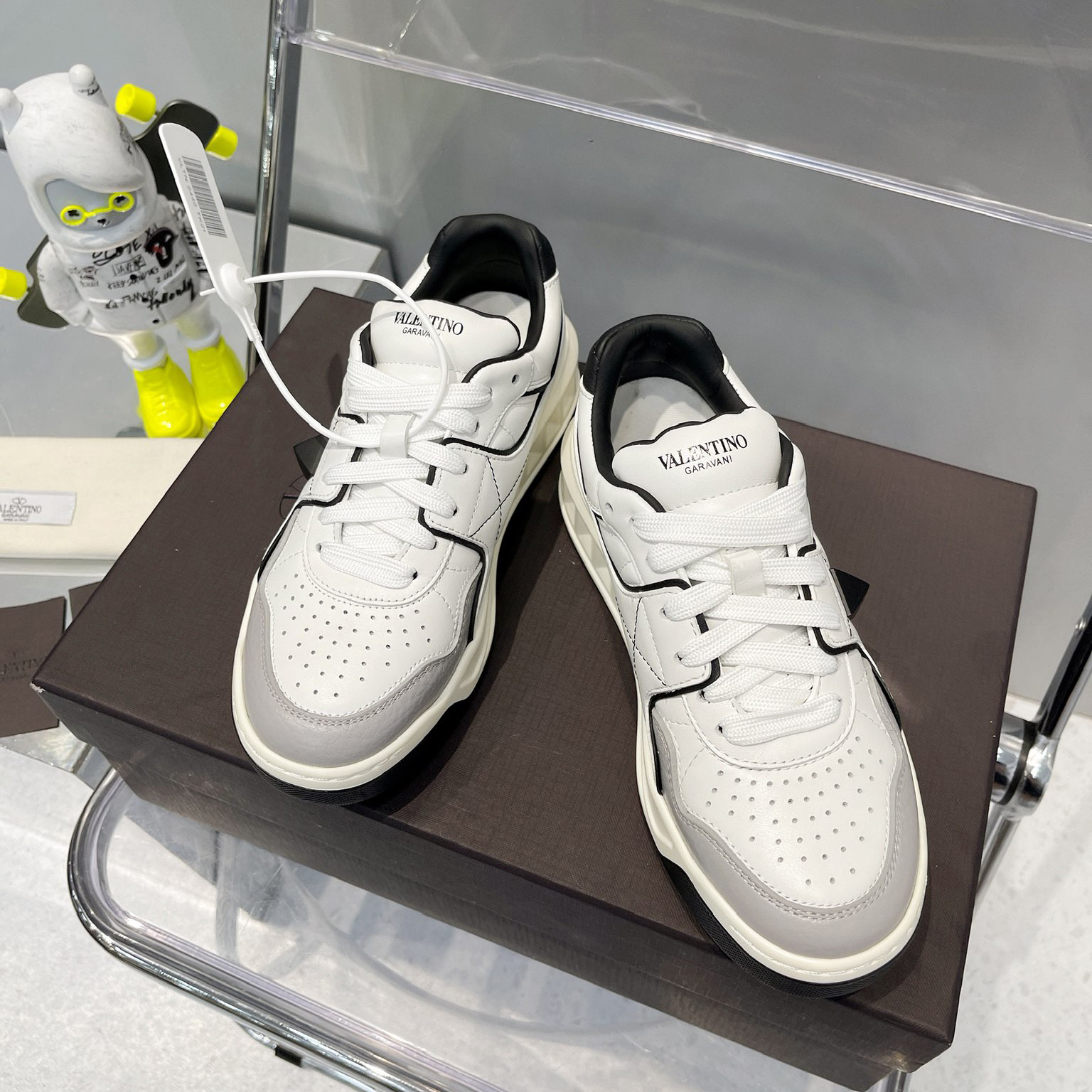 Valenti One Stud Low-Top Calfskin Sneaker - DopestKickz