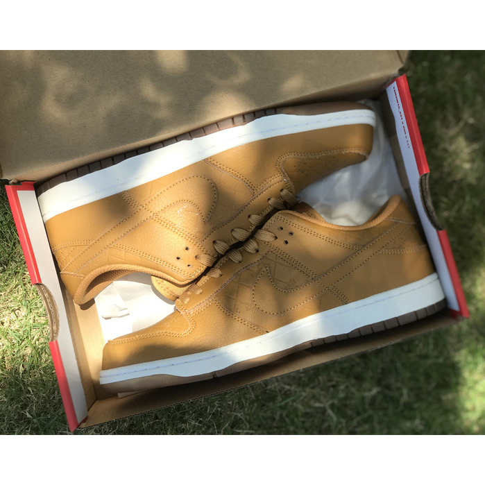 Nike SB Zoom Dunk Low Sneaker  DX3374-700 - DopestKickz