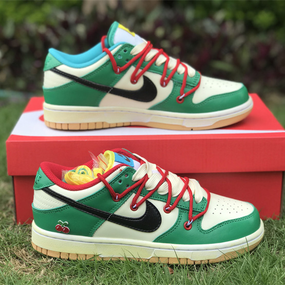 Nike Dunk  Low Sneaker    DH0952-100 - DopestKickz