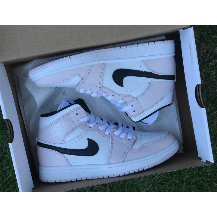 Air Jordan 1 Mid  Sneaker      BQ6472-500 - DopestKickz