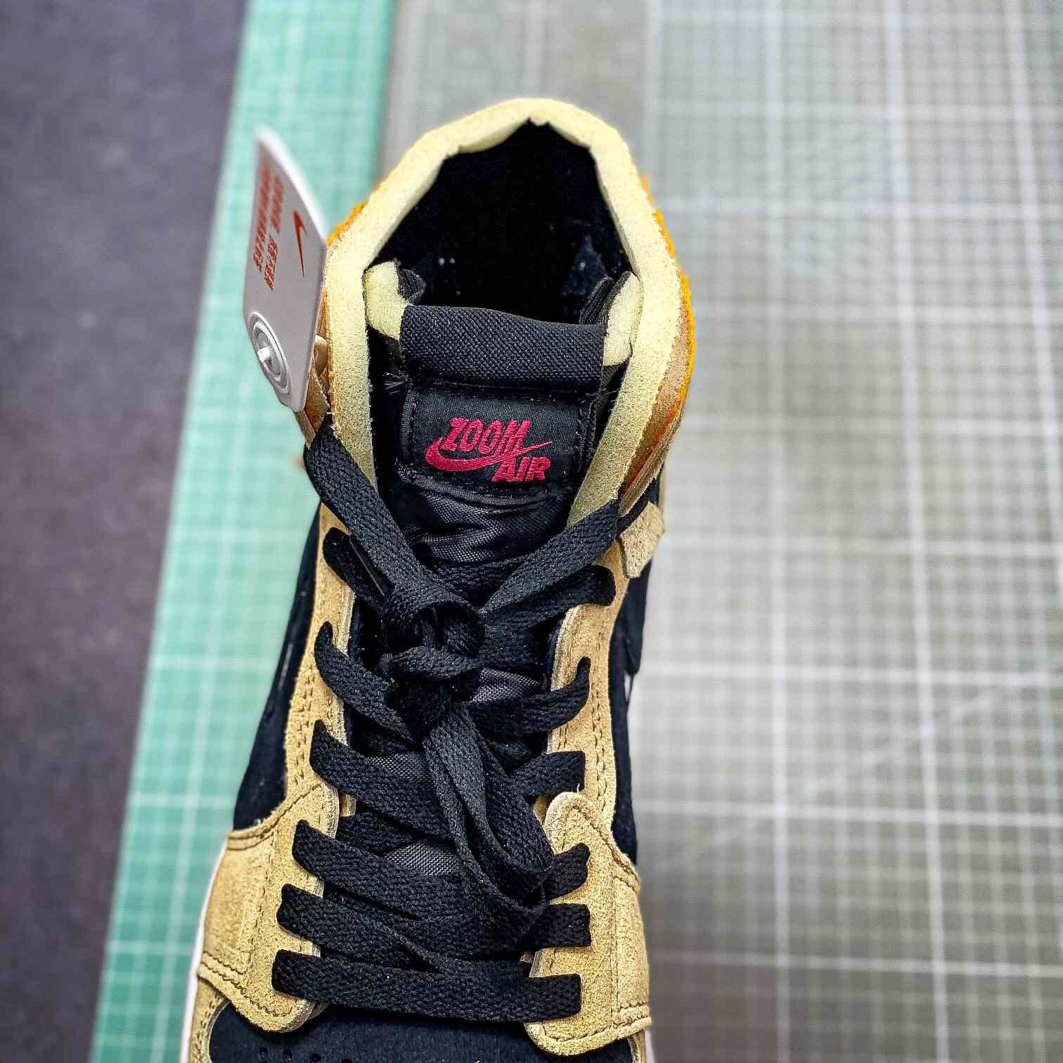 Air Jordan 1 Zoom CMFT AJ1  Sneaker    CT0978-200 - DopestKickz