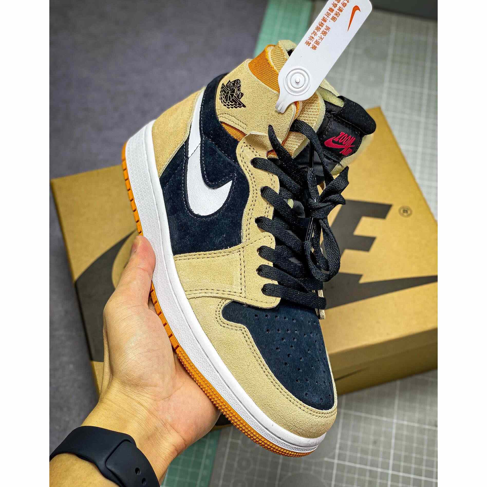 Air Jordan 1 Zoom CMFT AJ1  Sneaker    CT0978-200 - DopestKickz