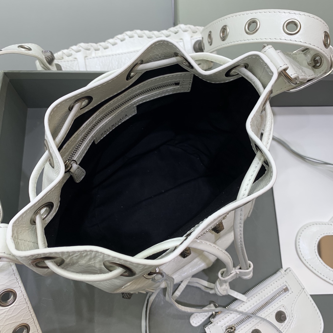 Balenciaga Le Cagole XS Bucket Bag In White Arena Lambskin, Aged-Silver Hardware(15-19.8-17.8cm) - DopestKickz