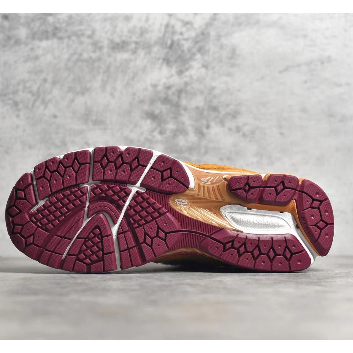 New Balance x SaleheBembury WL2002 Sneakers            - DopestKickz