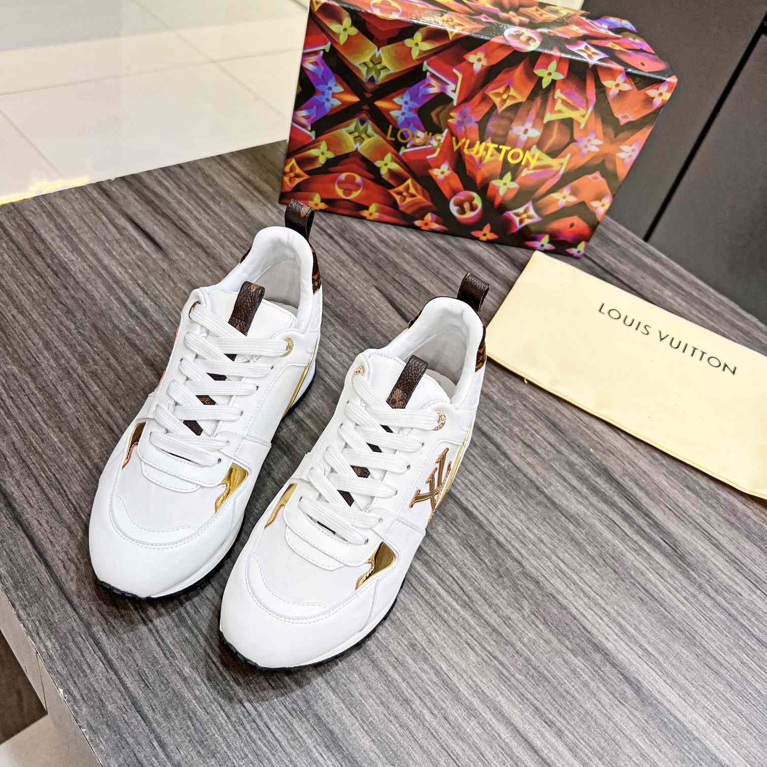 Louis Vuitton Run away Sneaker      1AAP40 - DopestKickz
