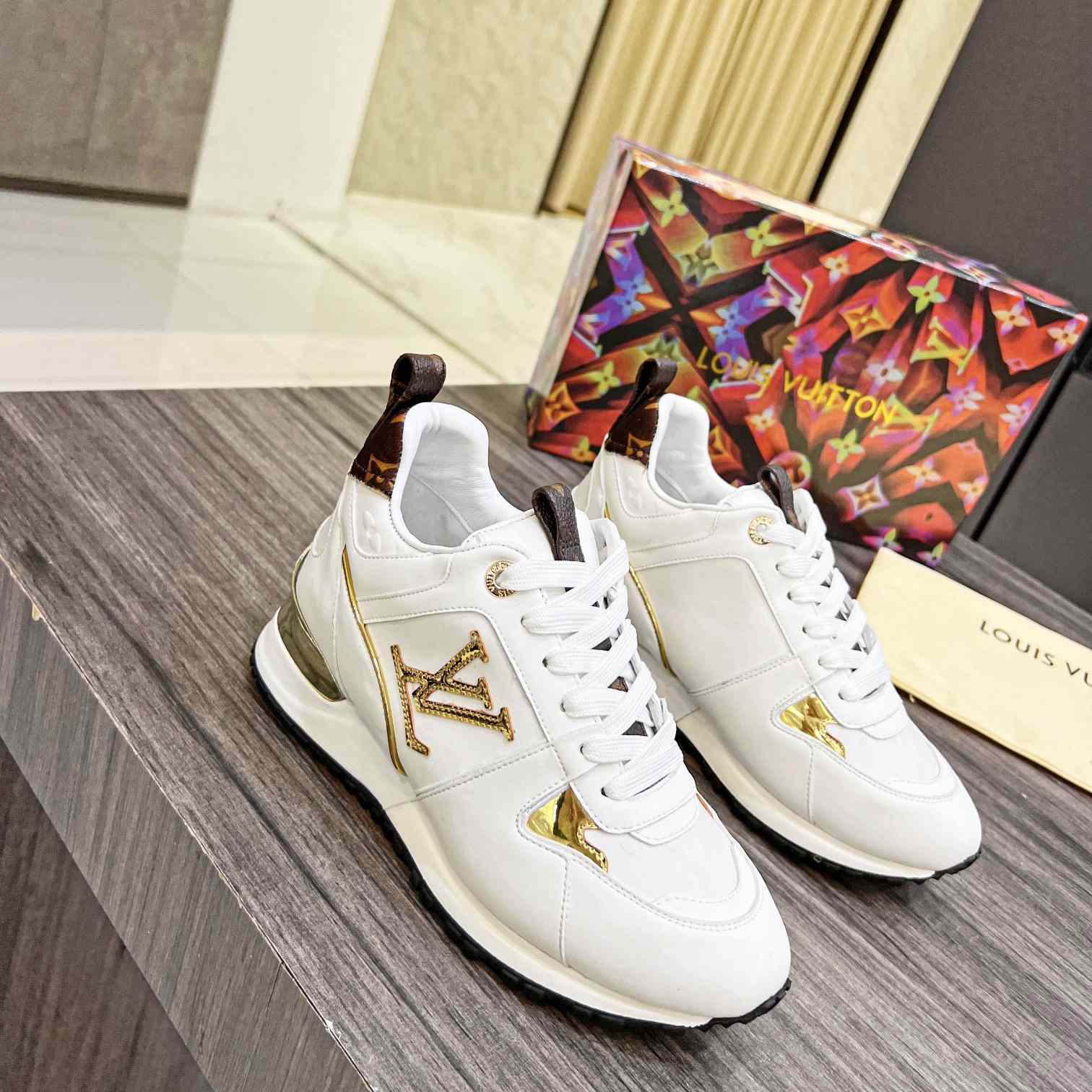 Louis Vuitton Run away Sneaker      1AAP40 - DopestKickz