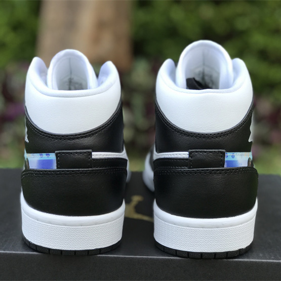 Air Jordan 1 Mid (GS） Sneaker      DR9495-001 - DopestKickz