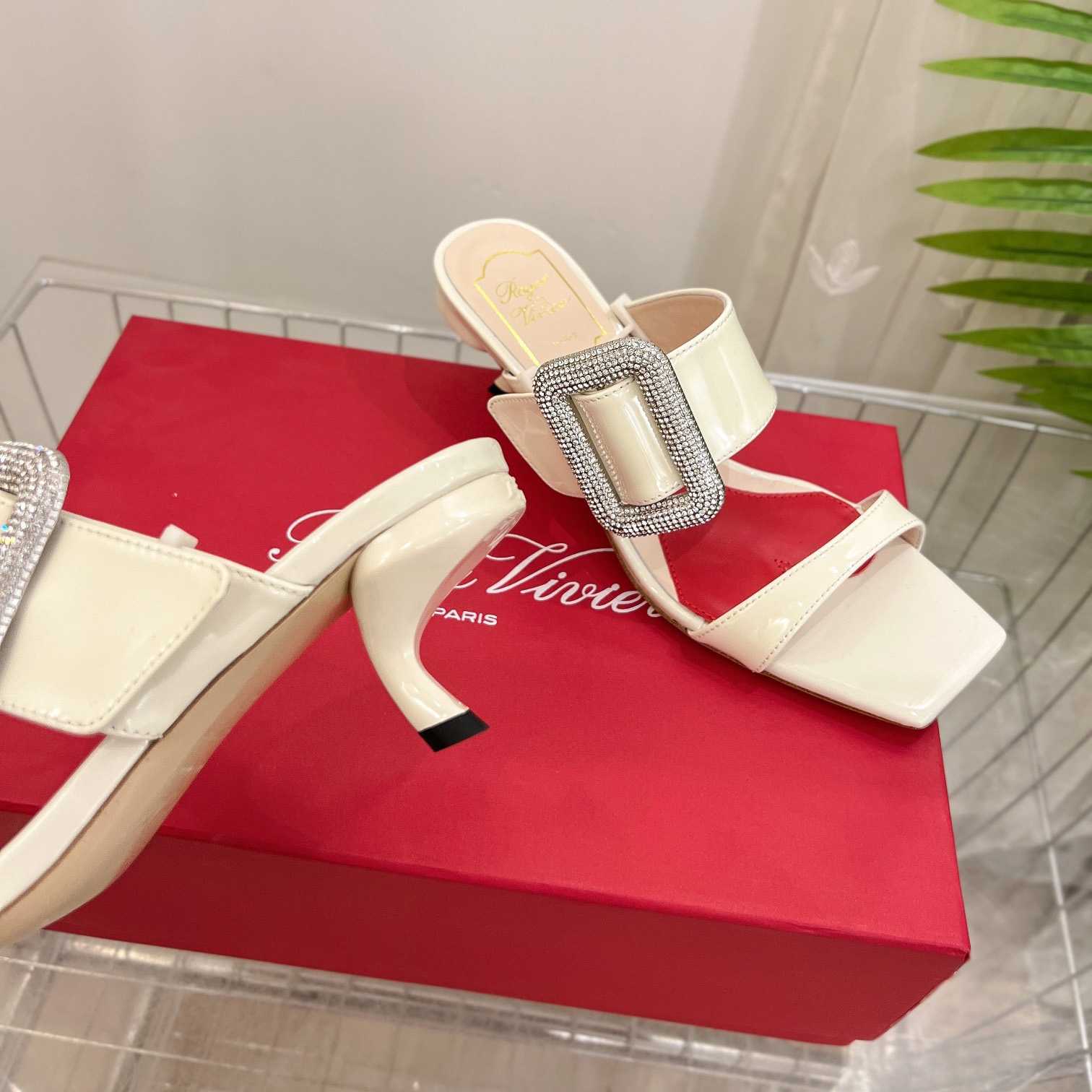 Roger Vivier Viv' Choc Side Strass Buckle Mules In Leather - DopestKickz