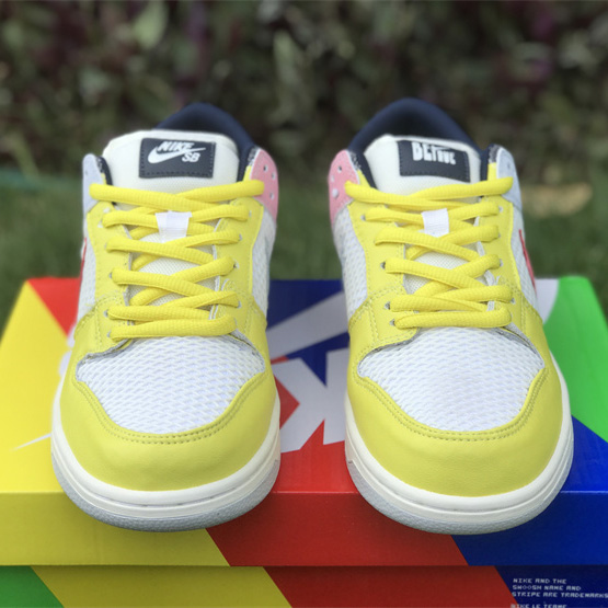 Nike SB Dunk Low Sneaker    DX5933-900 - DopestKickz