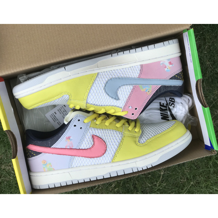 Nike SB Dunk Low Sneaker    DX5933-900 - DopestKickz