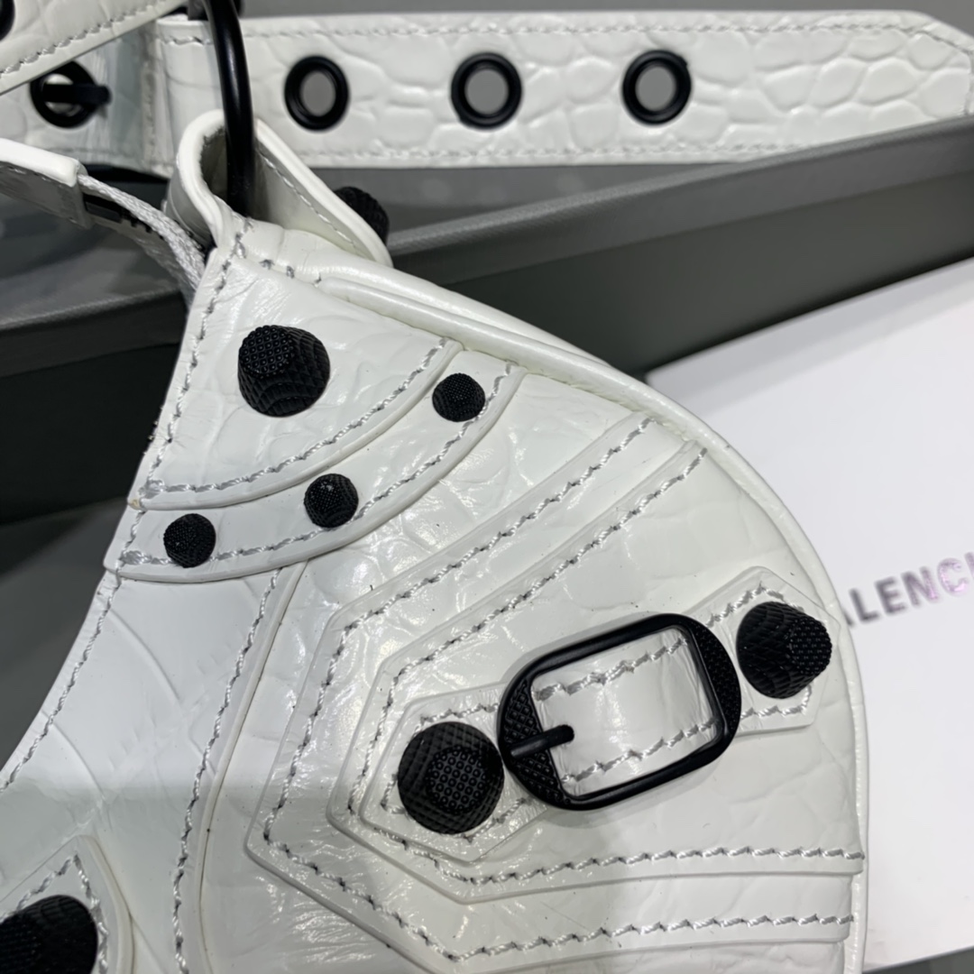 Balenciaga Le Cagole XS Shoulder Bag (26-12-6cm) - DopestKickz