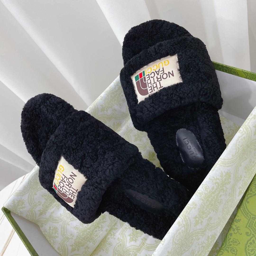 The North Face x Gucci Slide - DopestKickz