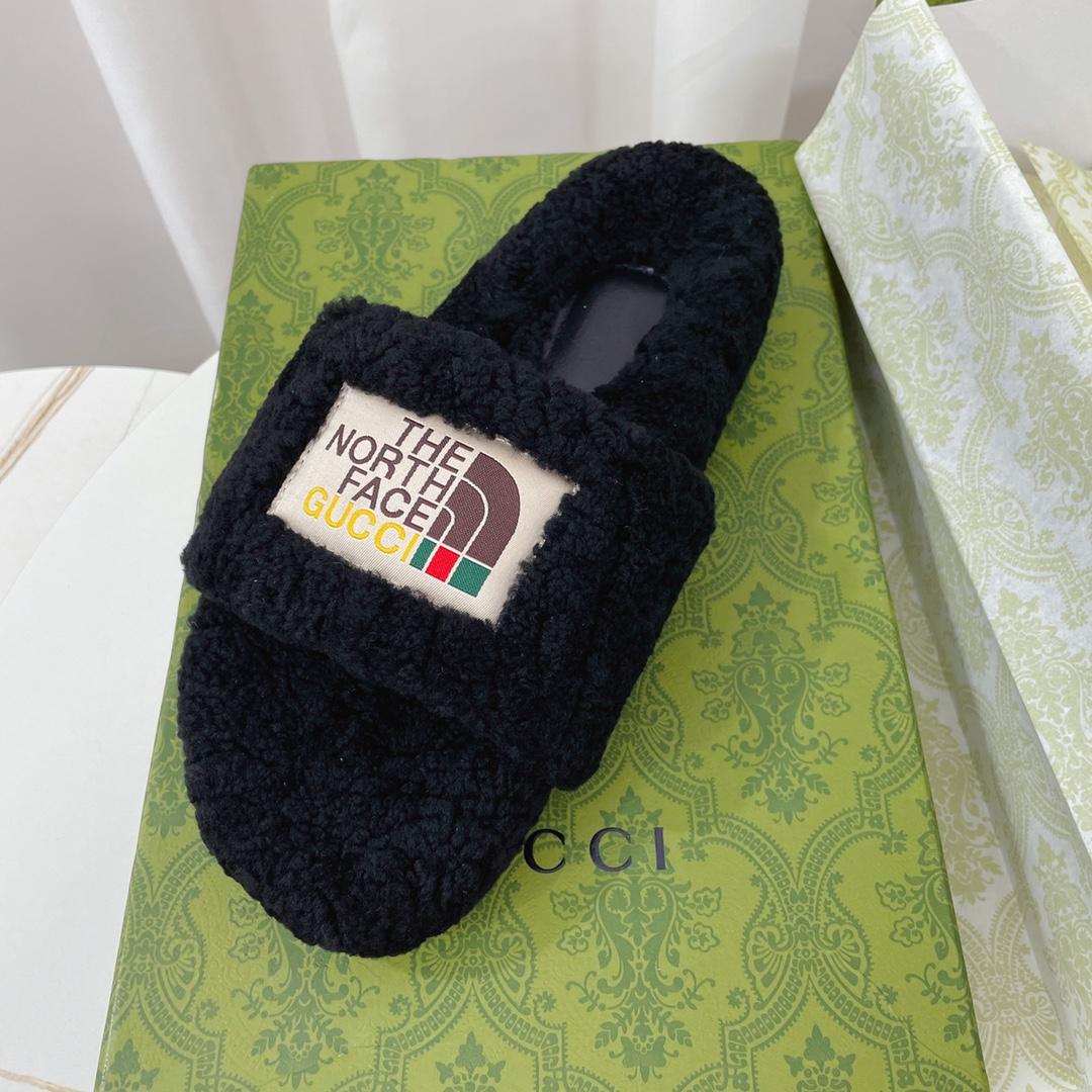 The North Face x Gucci Slide - DopestKickz