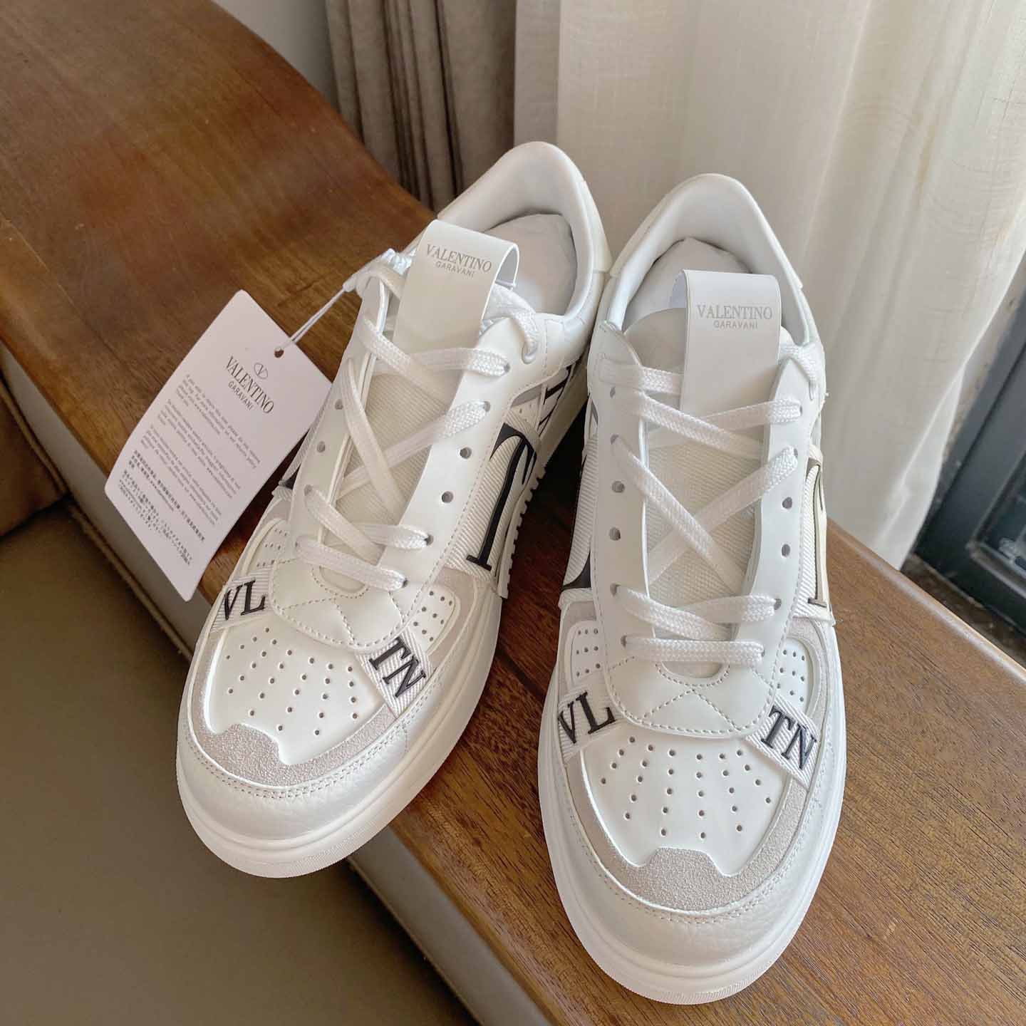 Valenti Low-Top Calfskin Vl7n Sneaker With Bands - DopestKickz