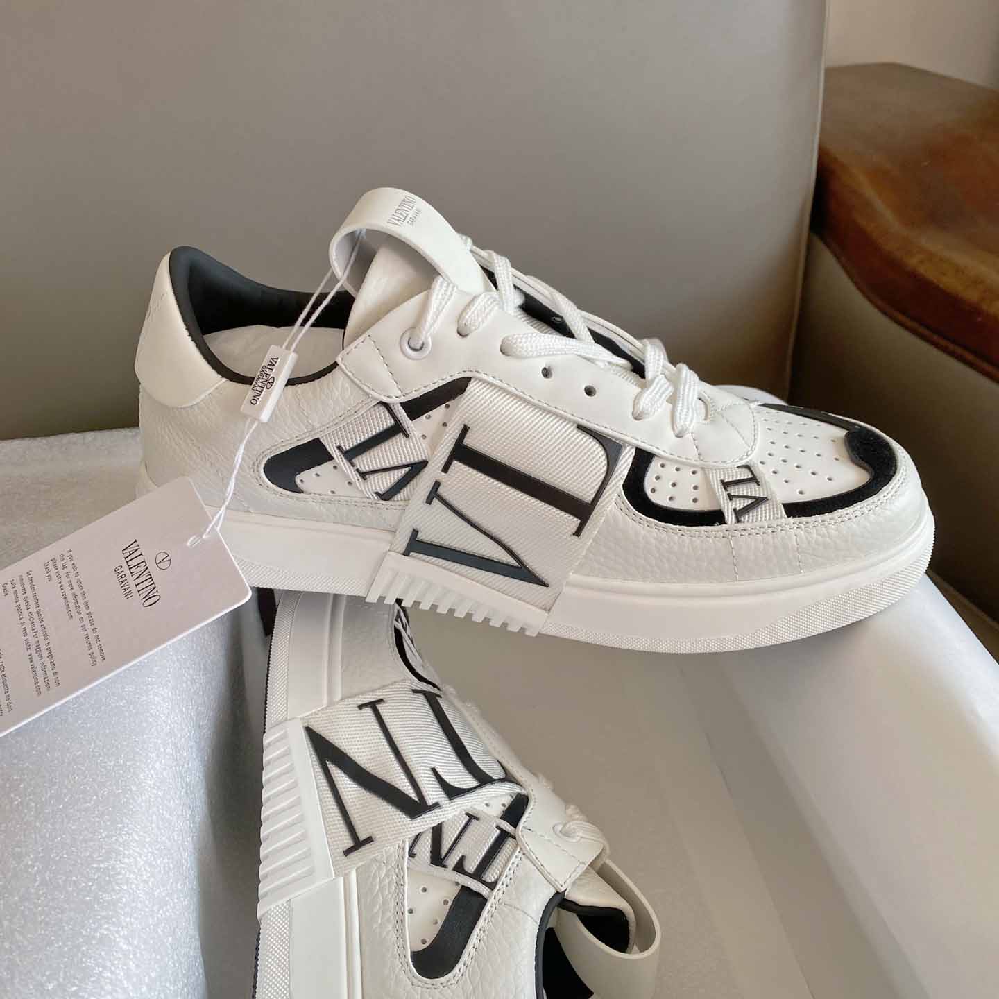Valenti Low-Top Calfskin Vl7n Sneaker With Bands - DopestKickz
