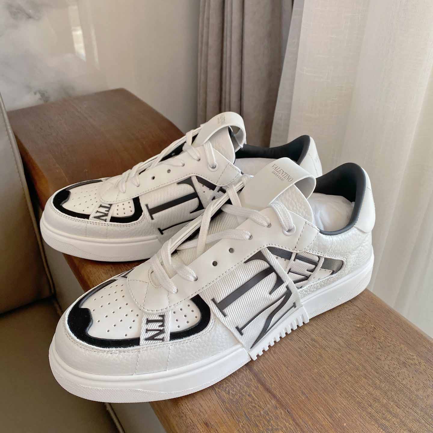 Valenti Low-Top Calfskin Vl7n Sneaker With Bands - DopestKickz