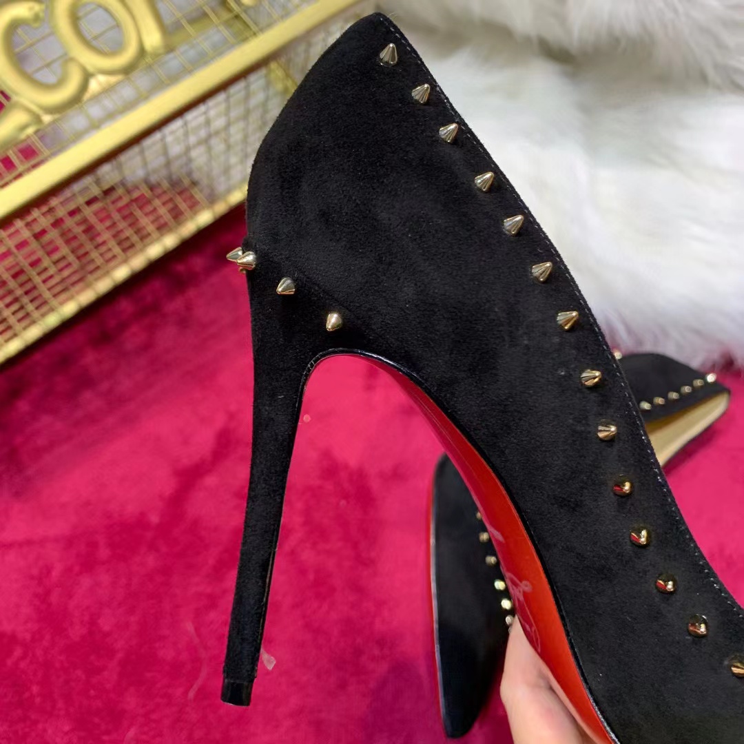 Christian Louboutin Anjalina Pumps  - DopestKickz