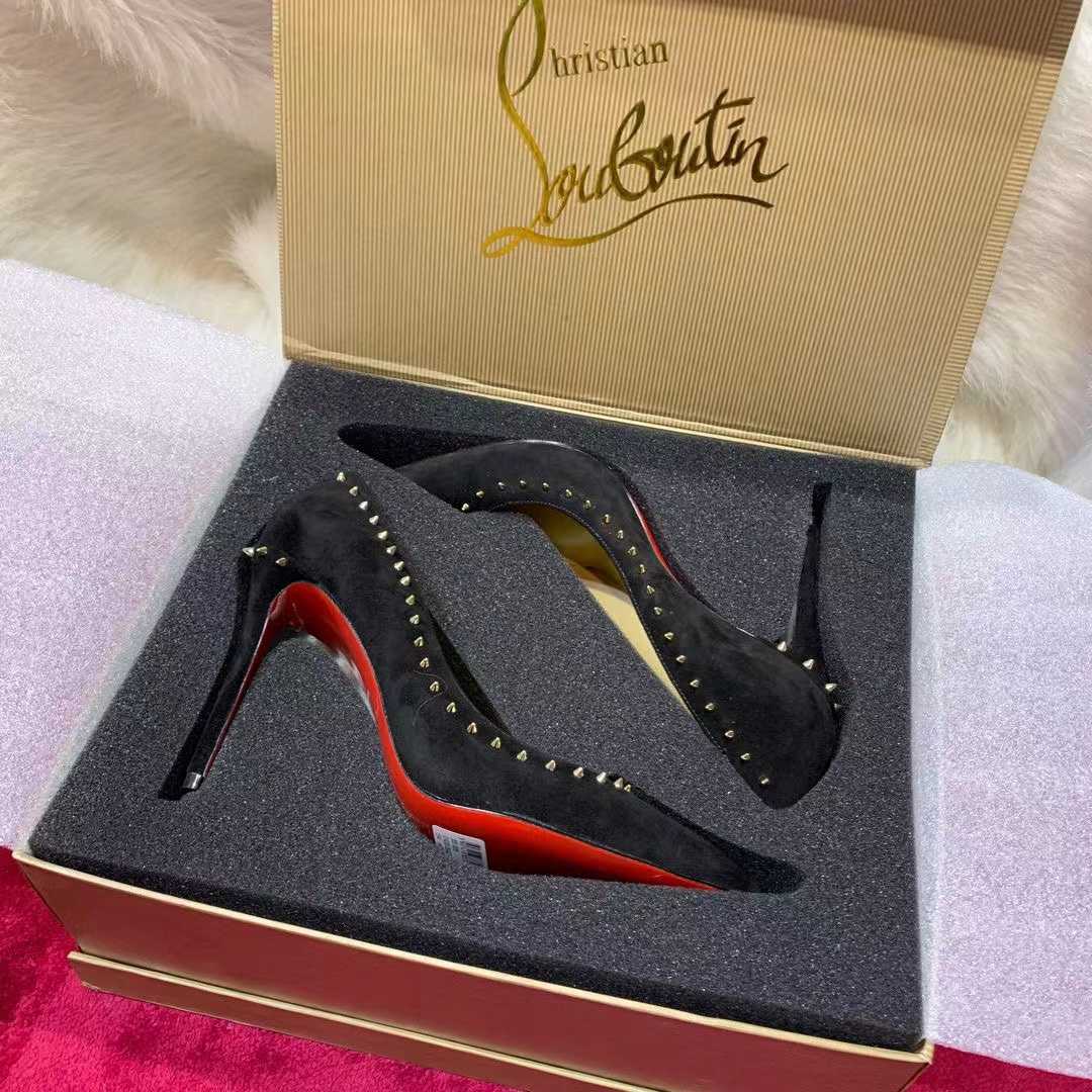 Christian Louboutin Anjalina Pumps  - DopestKickz