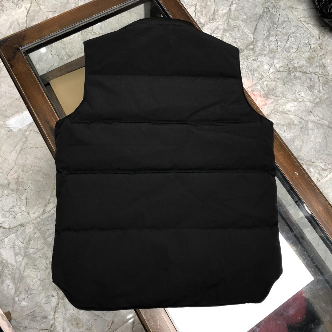 Canada Goose Freestyle Crew Vest - DopestKickz