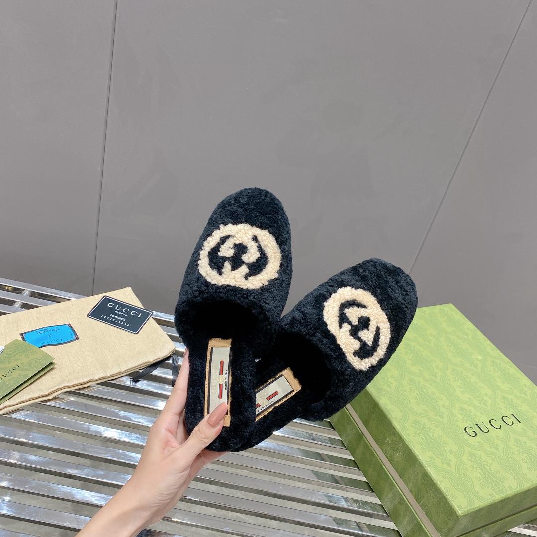 Gucci Women's Slippers With Interlocking G - DopestKickz