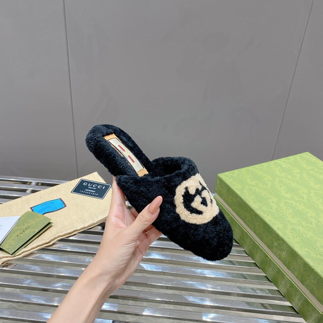 Gucci Women's Slippers With Interlocking G - DopestKickz