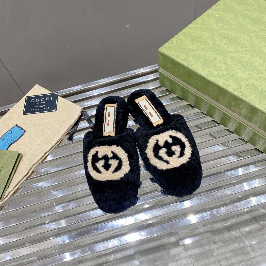 Gucci Women's Slippers With Interlocking G - DopestKickz