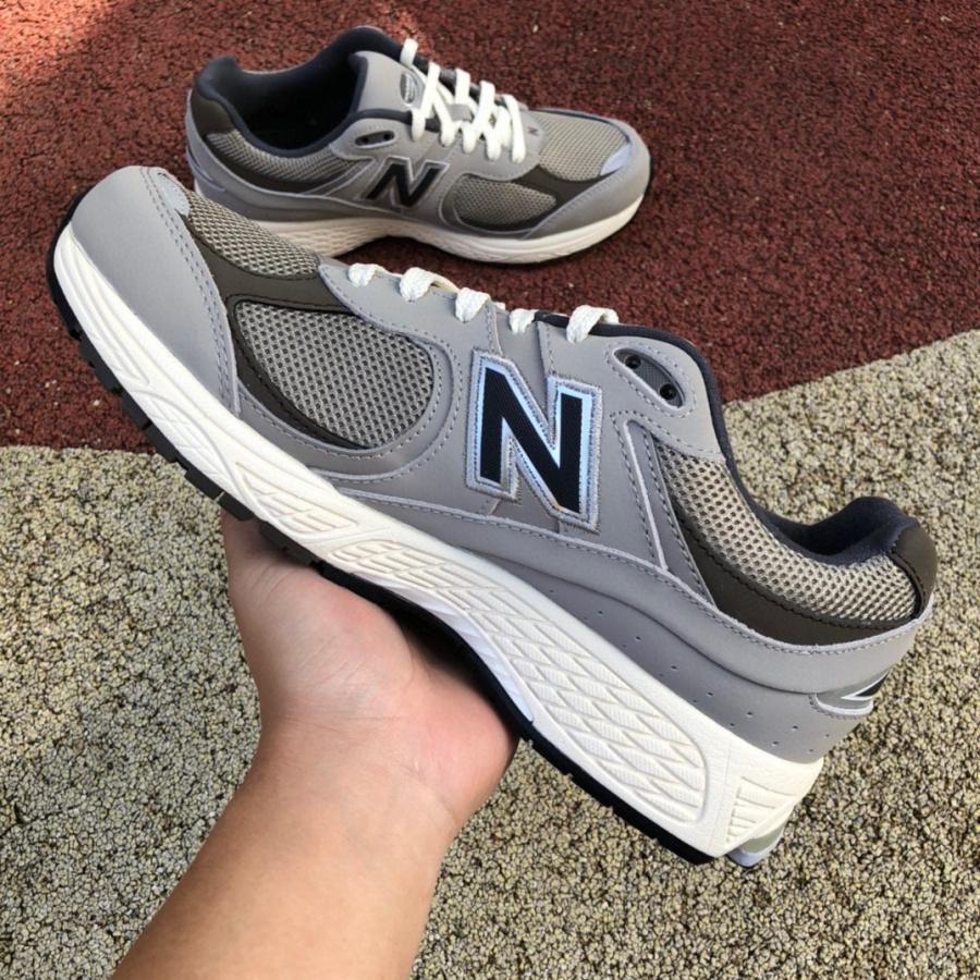 New Balance NB2002R Sneakers        M2002RAW - DopestKickz