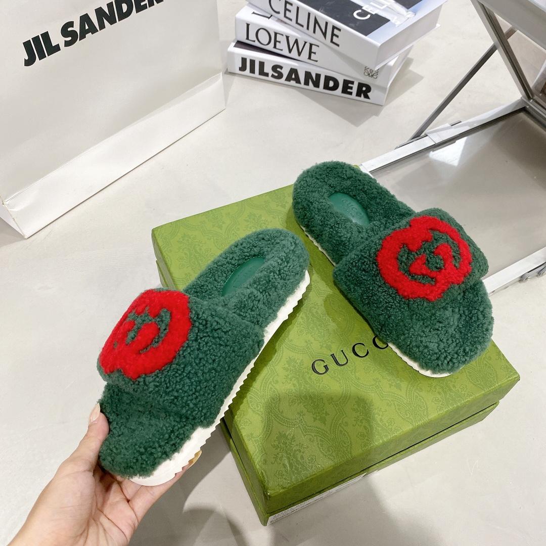 Gucci Women's Slide Sandal With Interlocking G - DopestKickz