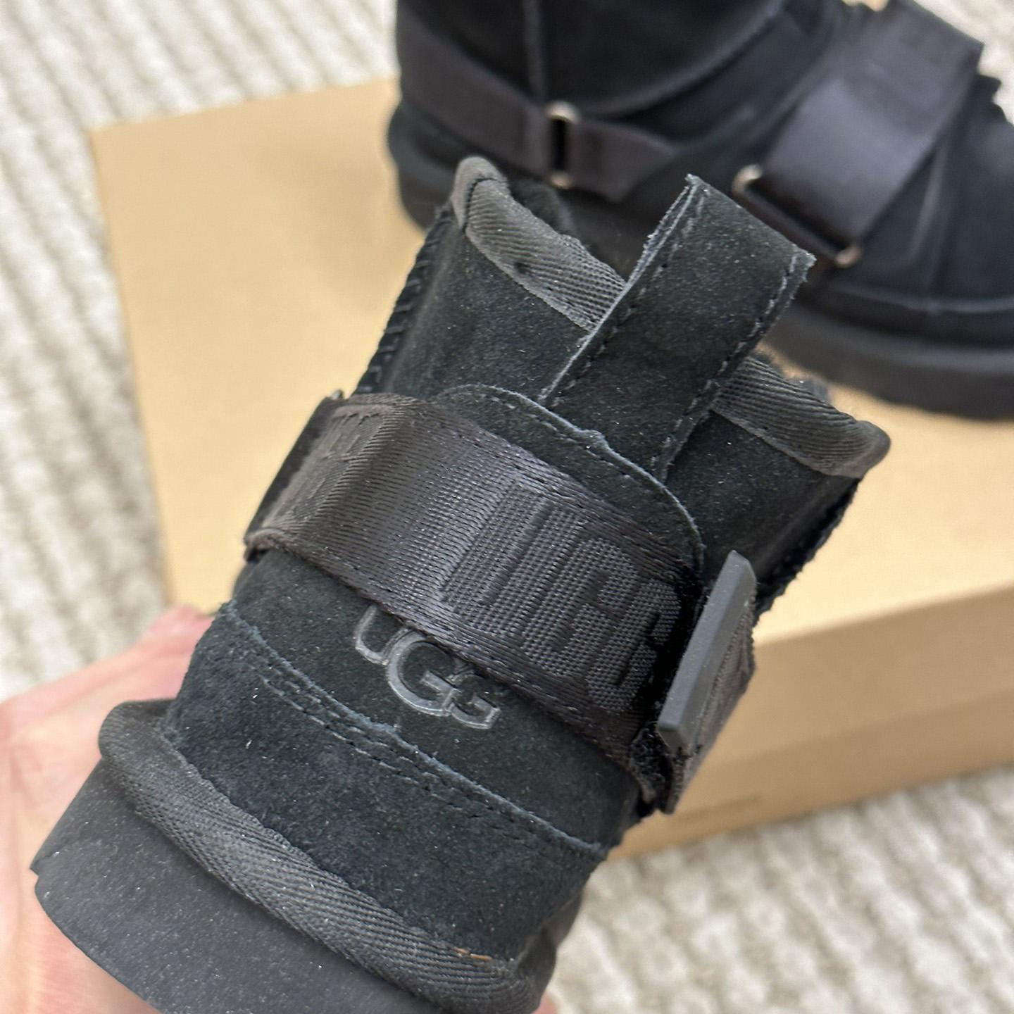 Ugg Logo Boots - DopestKickz