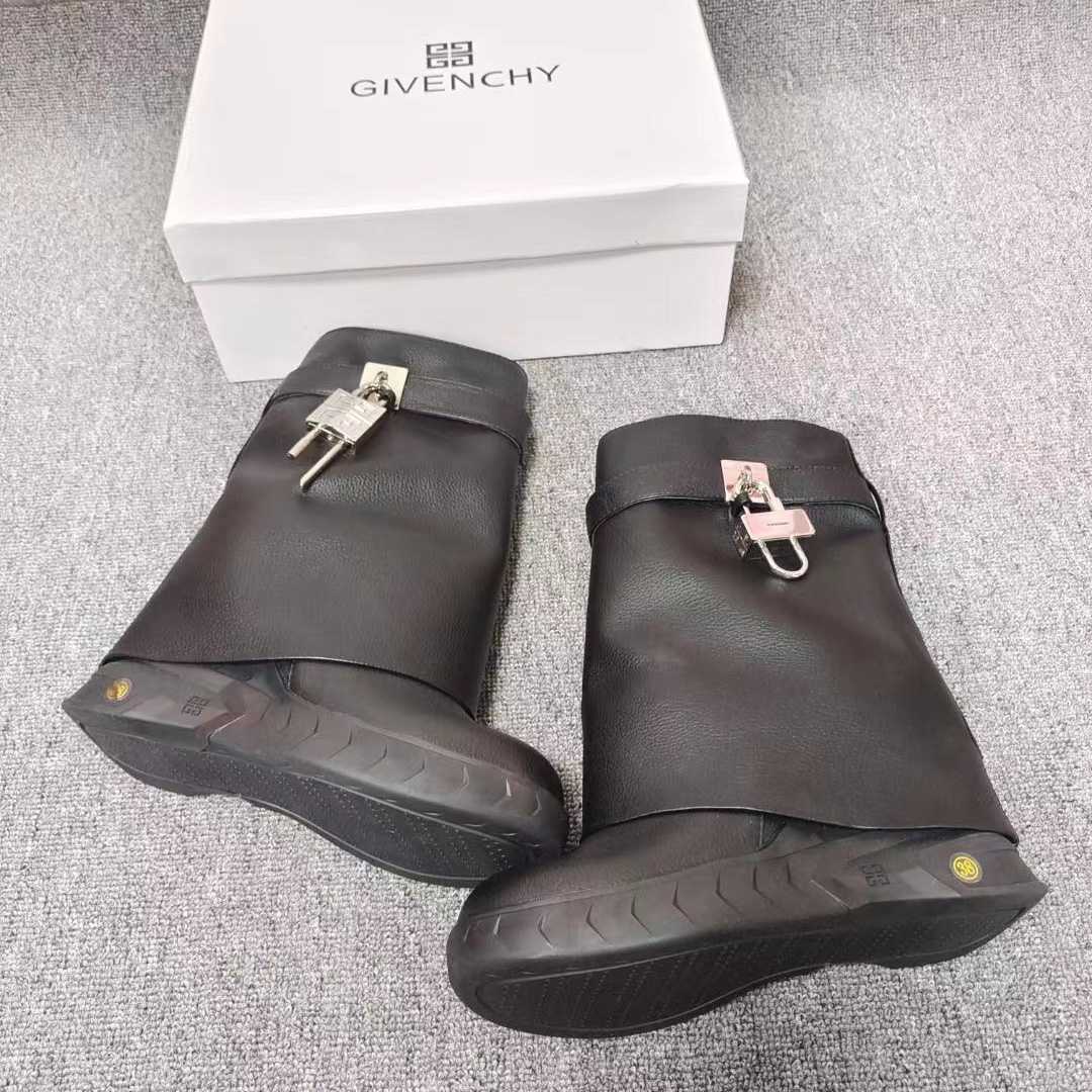 Givenchy Shark Lock Biker Ankle Boots In Grained Leather - DopestKickz