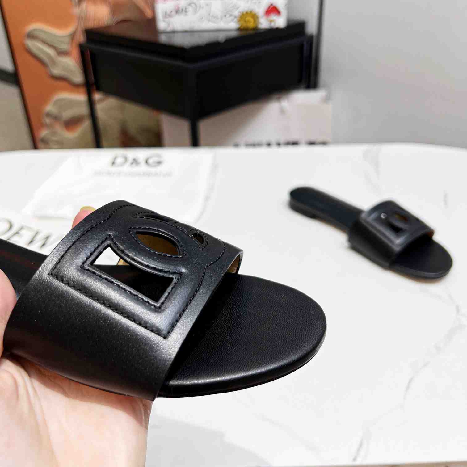 Dolce & Gabbana  DG Logo Leather  Sandal - DopestKickz