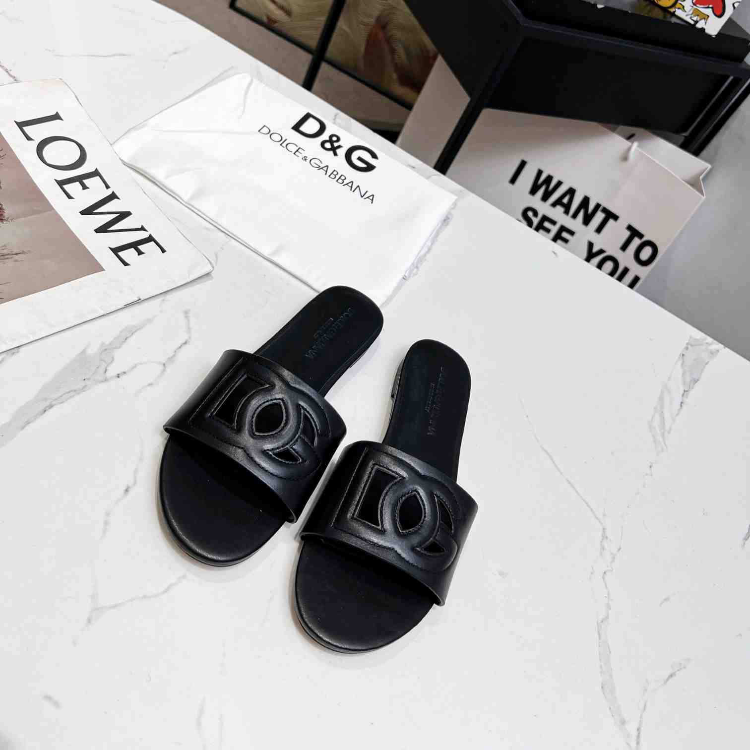 Dolce & Gabbana  DG Logo Leather  Sandal - DopestKickz