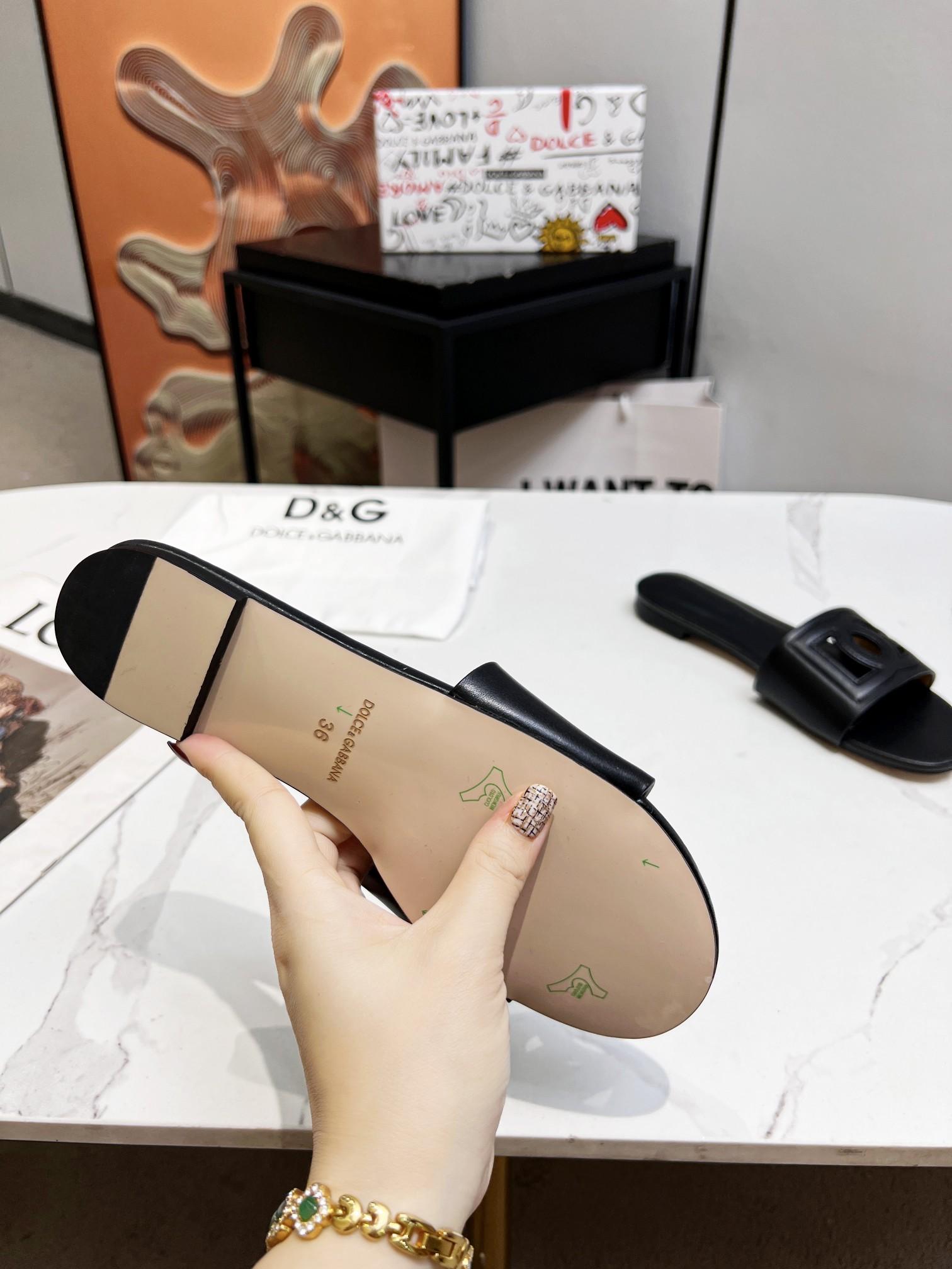 Dolce & Gabbana  DG Logo Leather  Sandal - DopestKickz