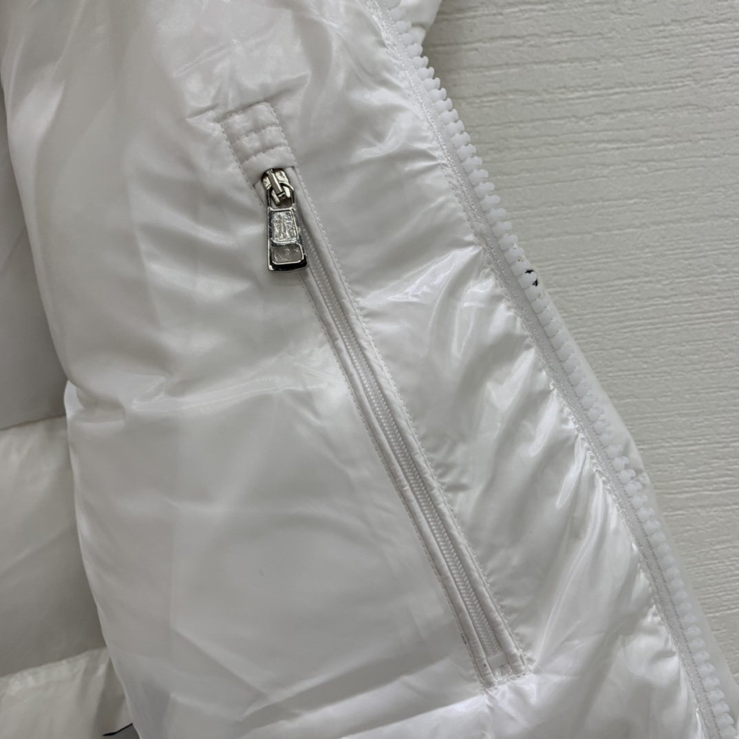 Moncler Lunetiere Short Down Jacket - DopestKickz