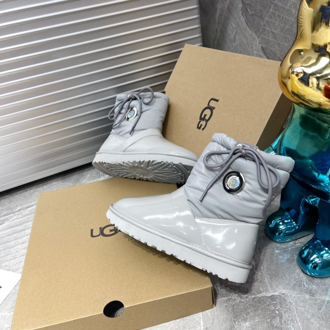 Ugg Logo Boots - DopestKickz