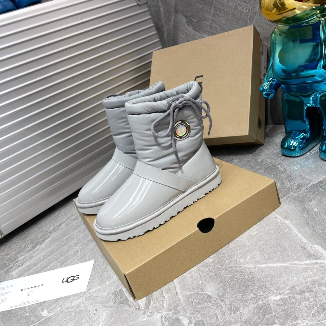 Ugg Logo Boots - DopestKickz