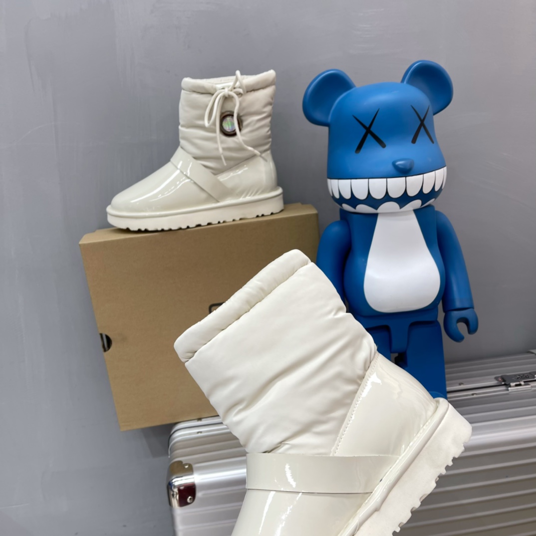 Ugg Logo Boots - DopestKickz