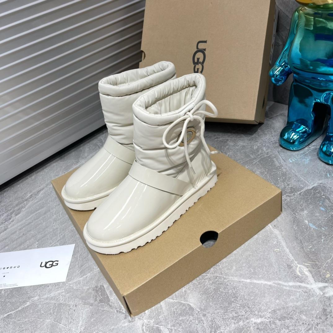 Ugg Logo Boots - DopestKickz