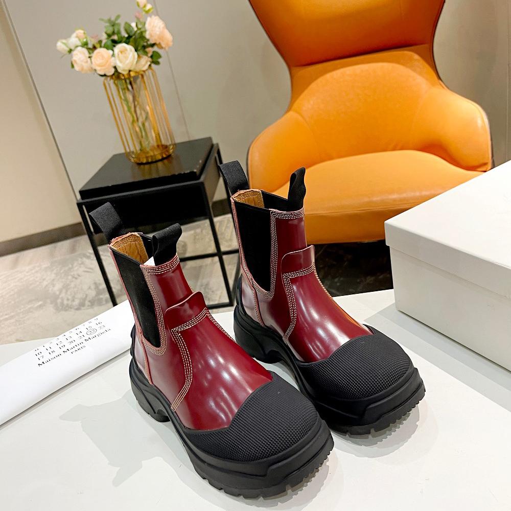 Maison Margiela Leather Chelsea Boots - DopestKickz
