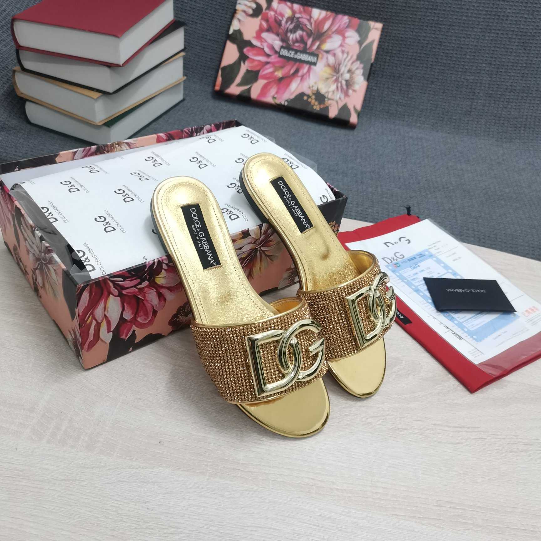 Dolce & Gabbana DG Logo Sandal - DopestKickz