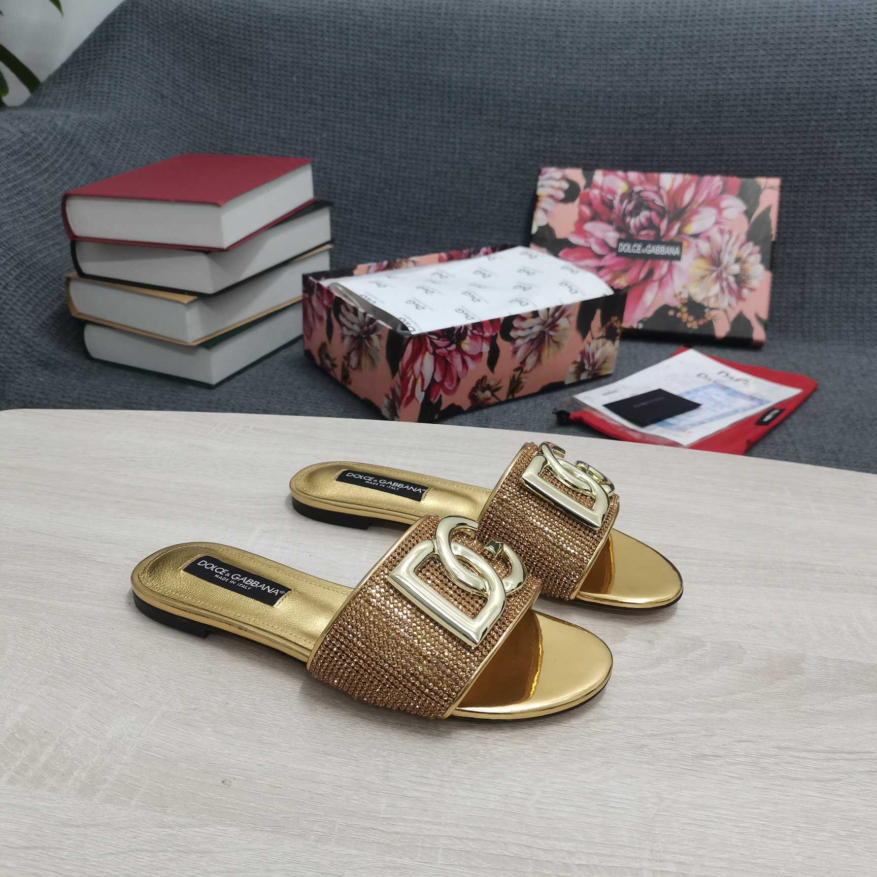 Dolce & Gabbana DG Logo Sandal - DopestKickz