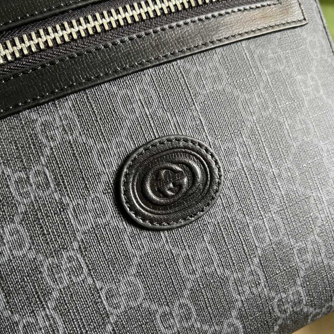 Gucci GG Supreme Messenger Bag(21-23.5-4.5cm)   - DopestKickz