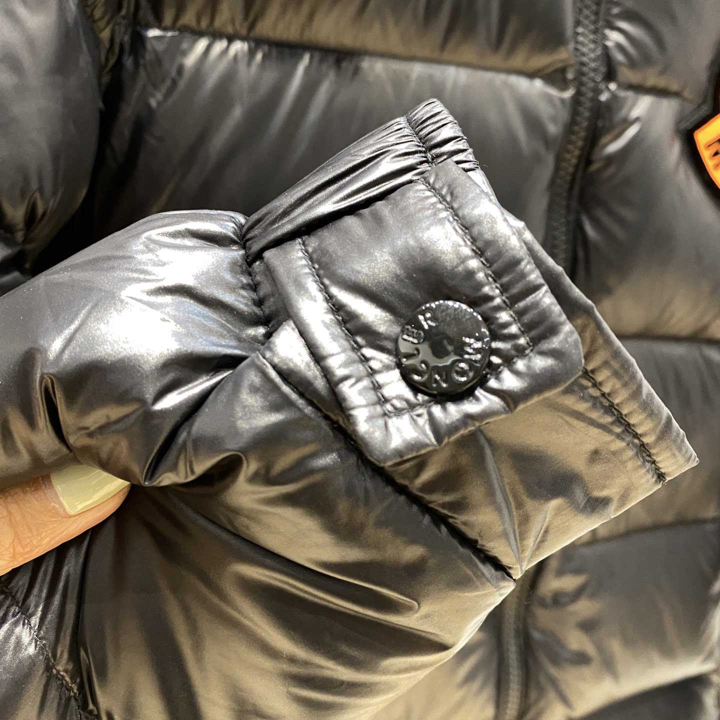 Moncler 2 Moncler 1952 Haggi Short Down Jacket - DopestKickz