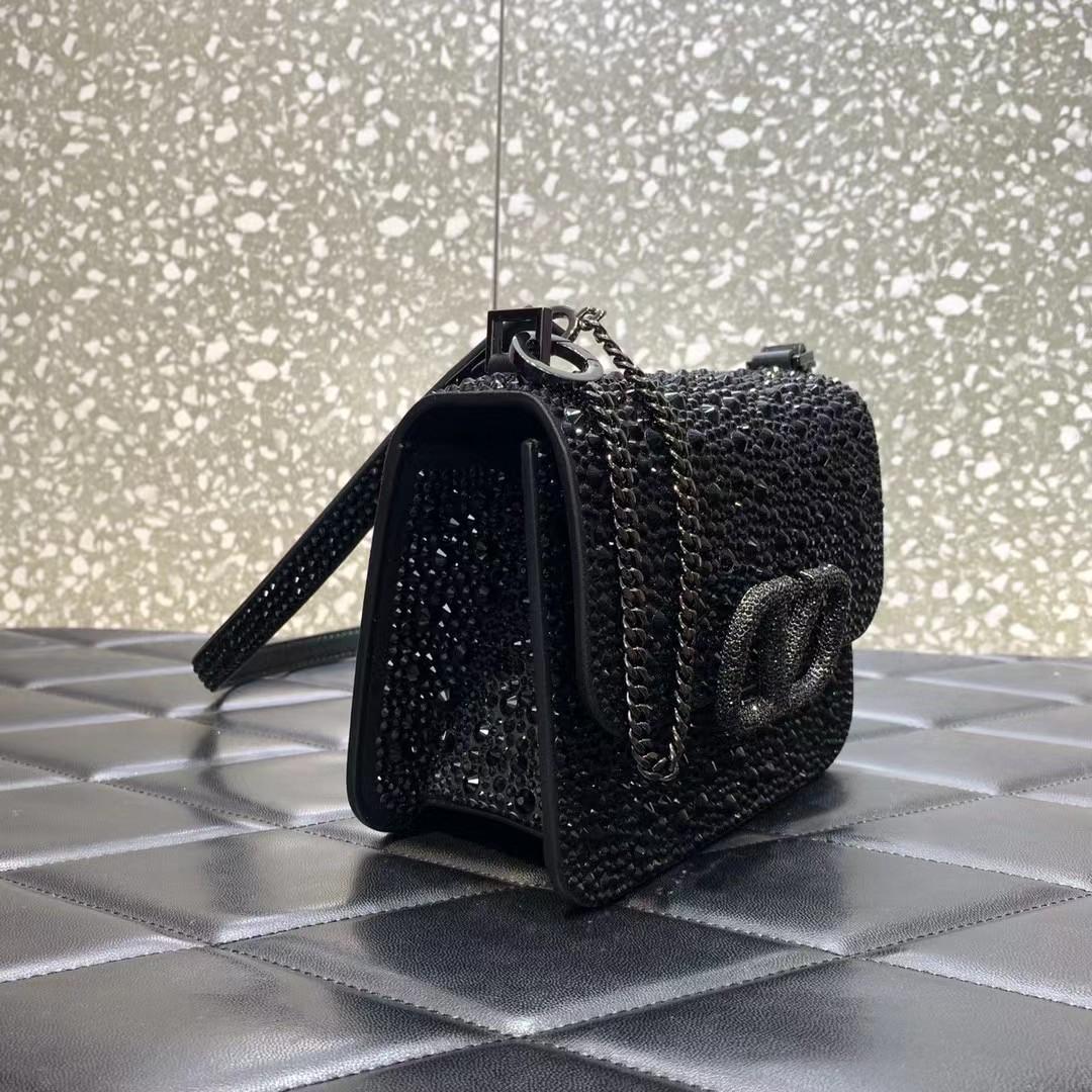 Valenti Vlogo Shoulder Bag - DopestKickz