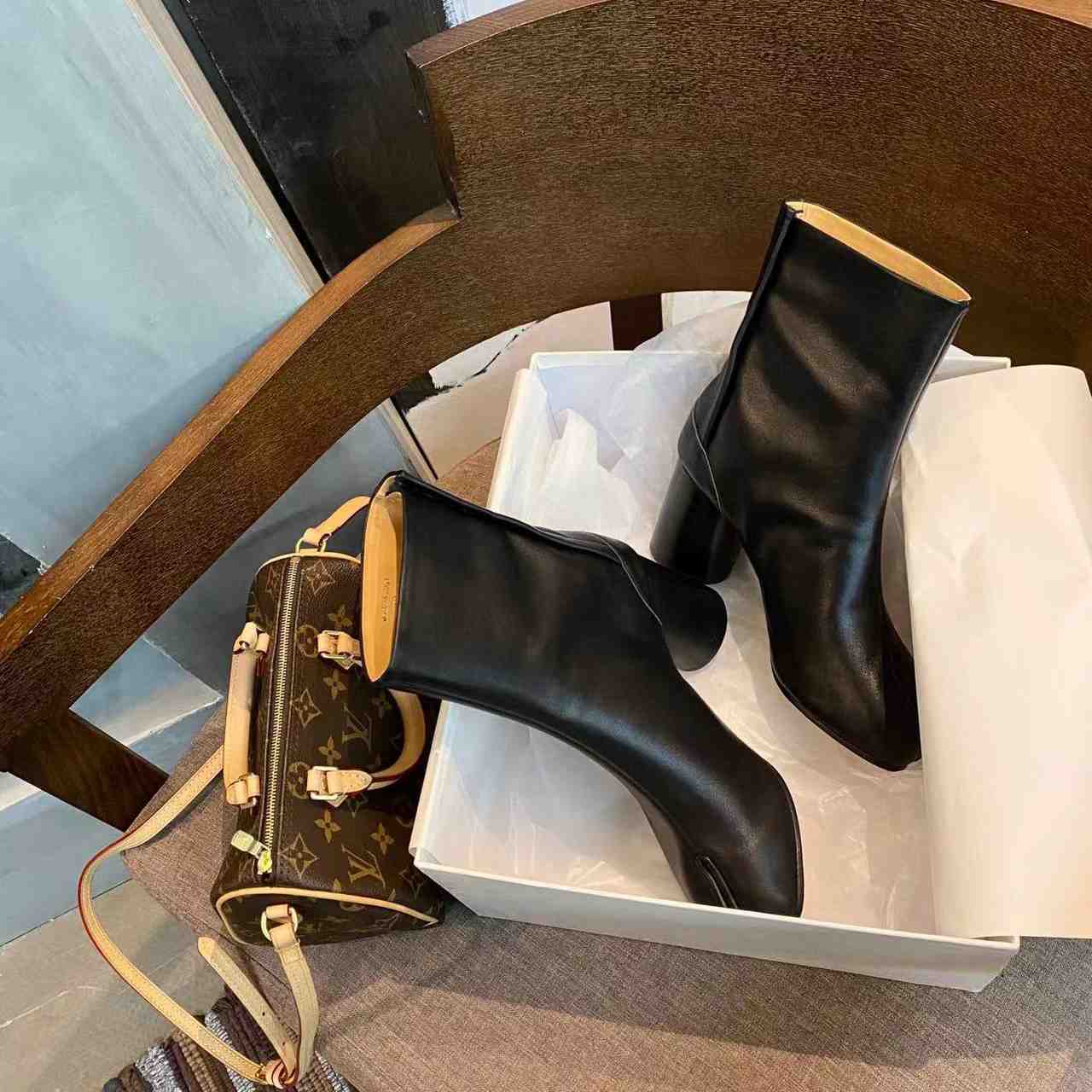 Maison Margiela Leather Boots - DopestKickz