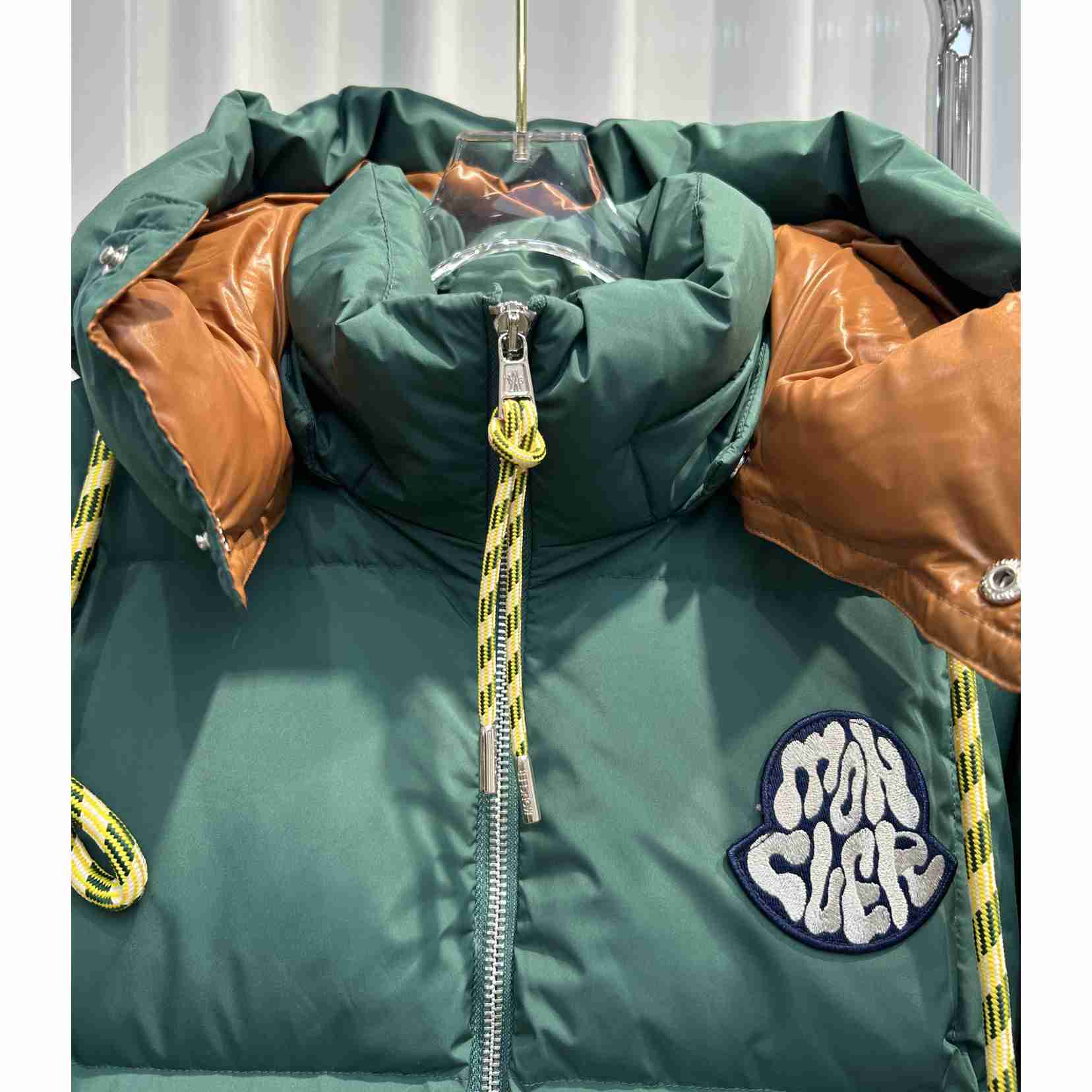Moncler Mariveles Short Down Jacket - DopestKickz
