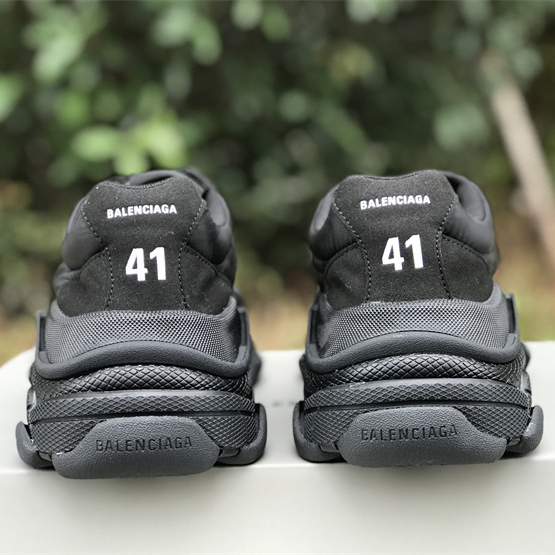 Balenciaga Sneaker  - DopestKickz