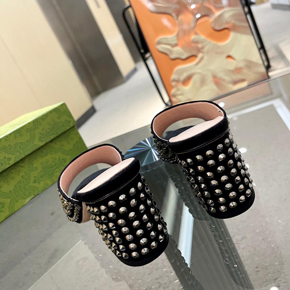 Gucci Women's Slide Sandal With Crystals - DopestKickz