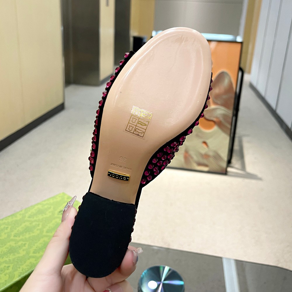 Gucci Women's Slide Sandal With Crystals - DopestKickz